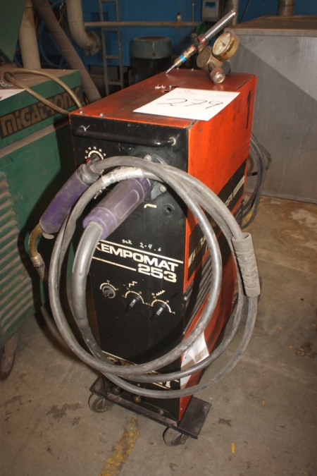CO-2 welding machine, Kemppi Kempomat 253 with hoses and pressure gauge