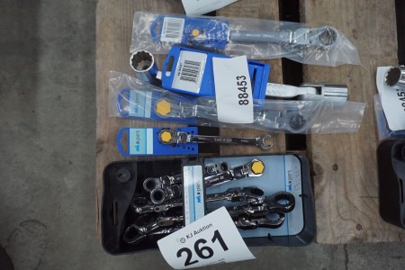Ratchet wrench set + 3 pcs. ratchet wrenches + 1 joint key