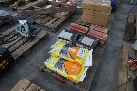 Lot of tiles/clinker incl. 3 bags of tile adhesive