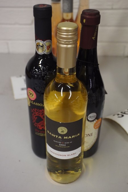 3 bottles of mixed wine