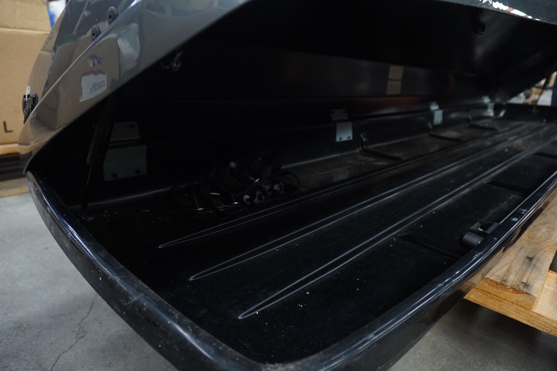 Roof Box Incl Roof Bars Autoform KJ Auktion Machine Auctions roof-box-incl-roof-bars-autoform-kj-auktion-machine-auctions