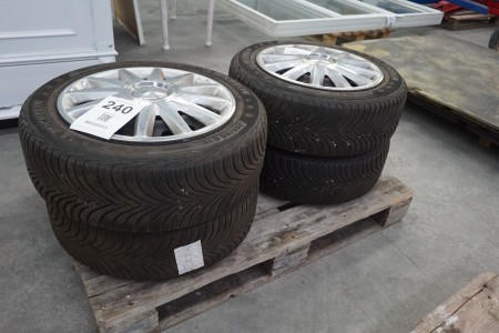 4 pieces. winter tires with steel rims, Michelin
