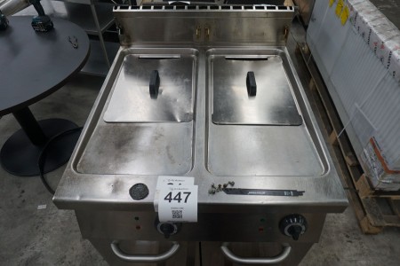 Double fryer with lower cabinets
