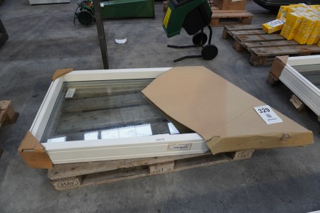 Window with sloping upper edge in wood/aluminium