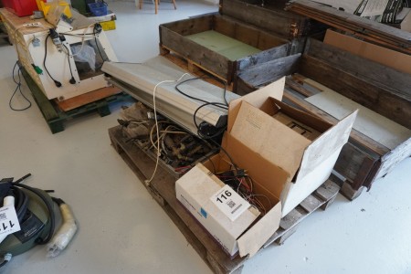 Pallet with various fittings, charger, steering ring, lamp, etc.