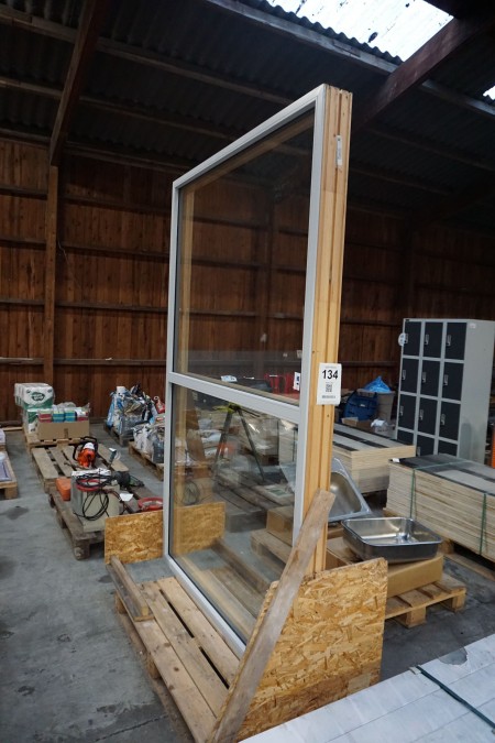 Window section wood/aluminum