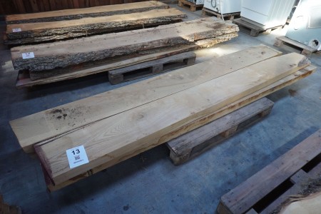 4 pieces. Edge-cut oak planks