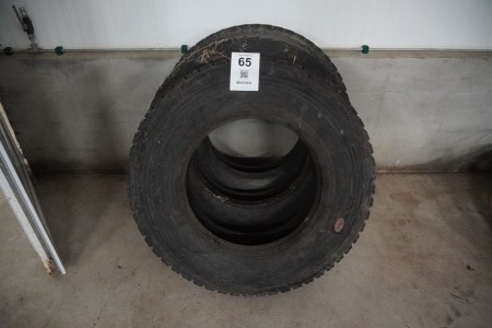3 pieces. tires, Dunlop 10R22.5