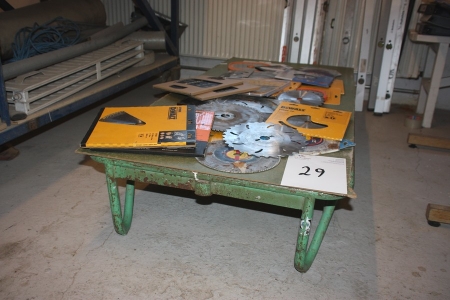 Trolley without rod containing: blades for hand circular saw and circular saw