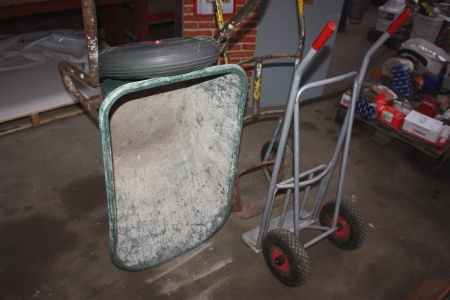 Wheelbarrow with extra wheels + 2 trolleys