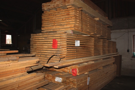 Stort parti træ som afmærket. 6 pakker, heraf 2 oppindet under 6 strøer, 110x30 mm, 130 x 30 mm, 100x30 mm, 130x30 mm, 100x30mm
