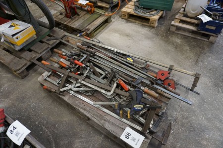 Large batch of screw clamps