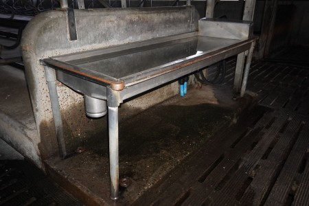 7 pcs. water trough for cows