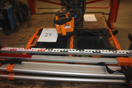 Laser level, QEO Fennel FL200a-N. Includes tripod and scale