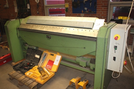 Folding machine, motorized, HSM 2000S. Dimension: 2020x1, 5mm. Max. opening: 100 mm. Machine weight: 970 kg