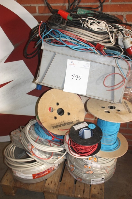 Pallet with various electrical cables, etc.