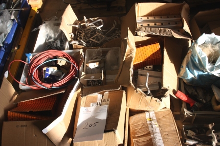 Pallet with various fittings for the installation of solar