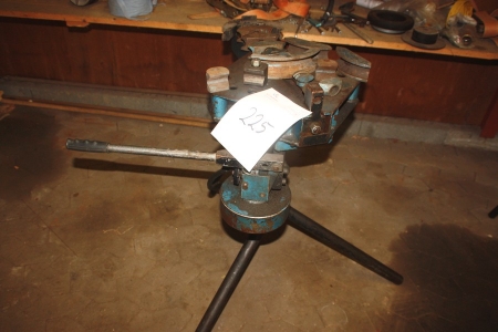 Hand Hydraulic pipe bender with matrices