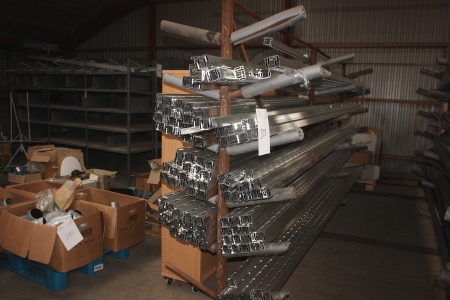 Racking with content: Various aluminum tracks for the installation of solar