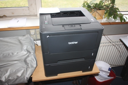Printer, Brother HL-5450DN + typewriter, Olivetti ET Compact 70