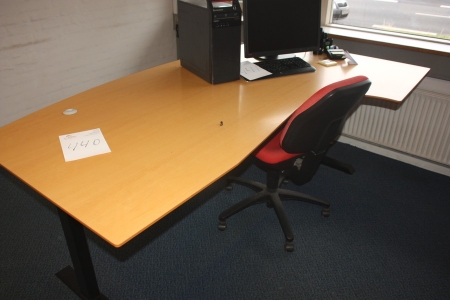El-hæve/sænke skrivebord + kontorstol + rumdeler (alt uden indhold)
