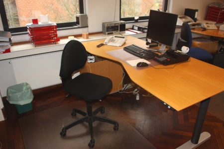 Elevating desk, Ergolevel + drawer + chair + run + flat surface, Dell + calculator + radio + thin client, IGEL
