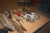 Rullevogn med indhold af værktøj + diverse assoreteret værktøj, el-værktøj, aku-værktøj med videre. Stand ubekendt