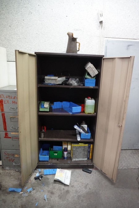 Tool cabinet with contents, Triumph