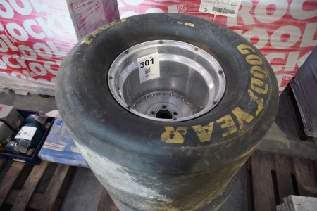 2 pcs. Drag tires with rims