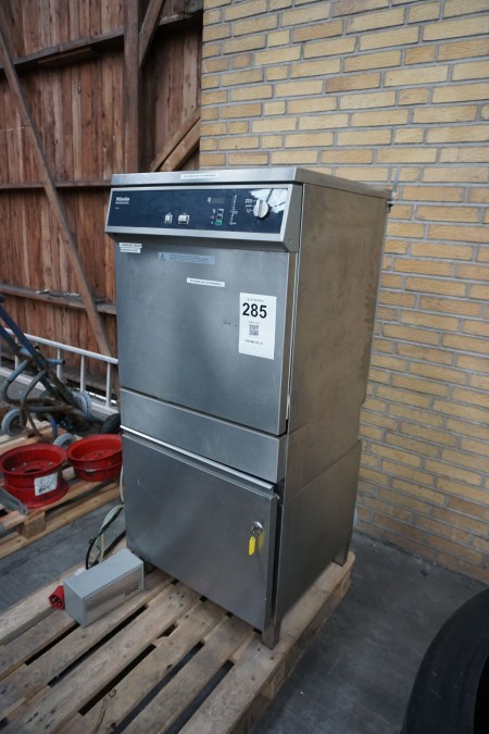 Cleaning and disinfection machine, Miele G 7881