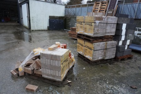 3 pallets of bricks