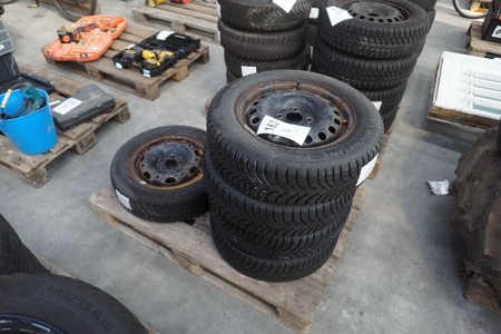 5 pieces. Steel rims with tyres, Michelin & Continental
