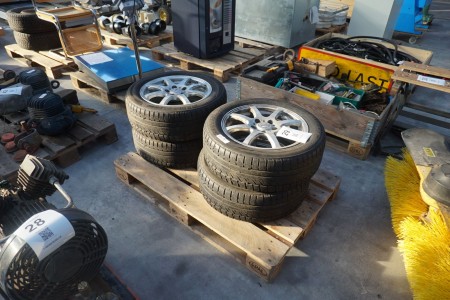 4 pcs. Tires with rims