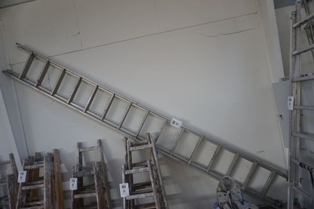30-step pull-out ladder in alu