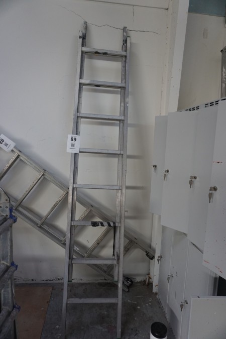 15-step pull-out ladder in alu