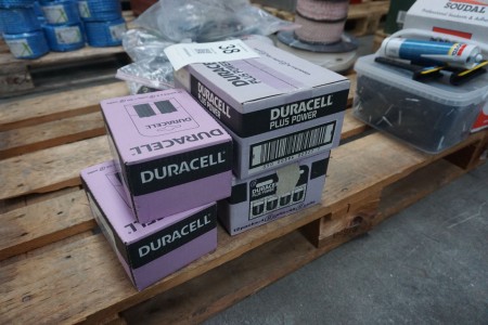 4 boxes of batteries, Duracell