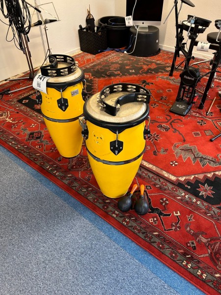 3 pieces. Bongo drums incl. Tambourine, recorder etc.