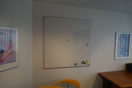 Whiteboard + 3 pcs. Pictures