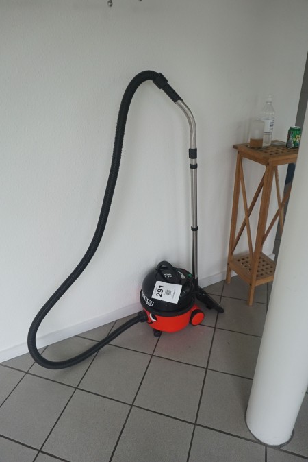 Vacuum cleaner, Henry 200