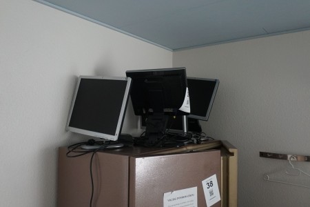 6 pieces. Computer monitors, HP