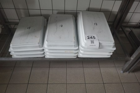 12 pcs. Refractory dishes + plastic containers