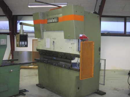 CNC hydraulic press brake, Donewell, type H2000 - 80. Cybelec CNC control 3300 PS. Year 1986.