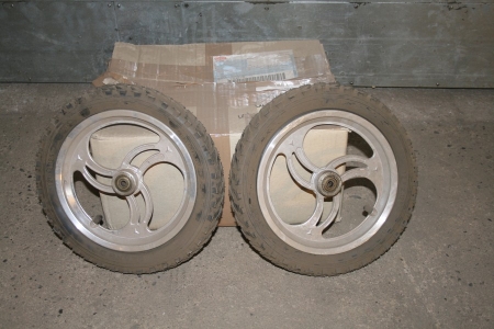 6 wheels on alu rims, new and unused, diameter app. 290 mm