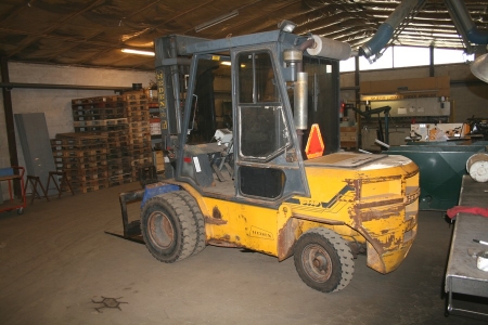 Diesel truck, Heden 6440, 4 ton, year 1996. 10419 hours. Lifting height: 4000 mm.