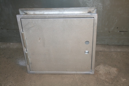 Steel gate, insulated, 695x695 mm, debth 130 mm, slot for lock