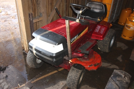 Lawn Mower, Murray, 12 hp. 121C/38. 3870x20b. newer battery