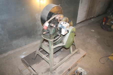 Motorized roller with various rolls of plate, flat steel and pipes