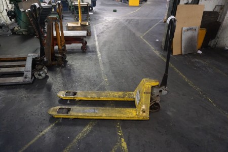 Pallet lifter, Lomax