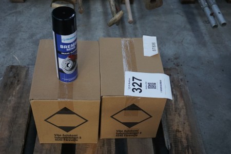 2 boxes of brake cleaner