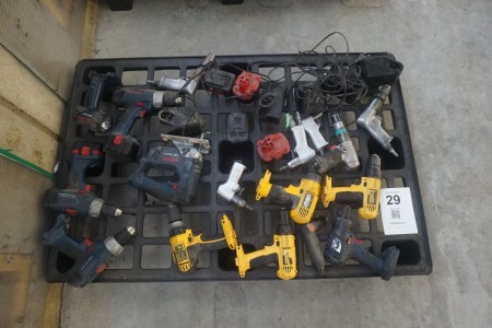 Lot of power tools & air tools, Dewalt, Bosch, etc.